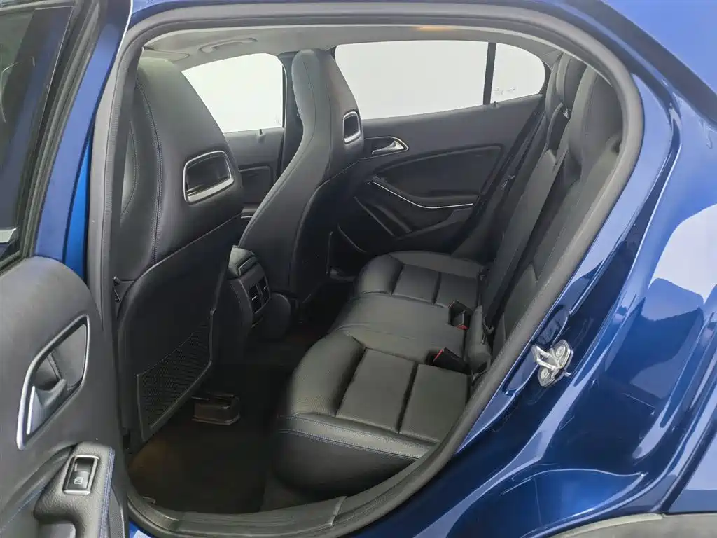 Mercedes-Benz GLA 2019 GLA 200 Dynamic фото 15