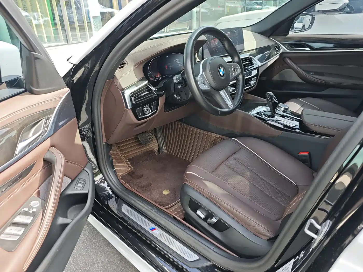 BMW 5 Series 2022 Model Second Facelift 525Li M Sport Package фото 4