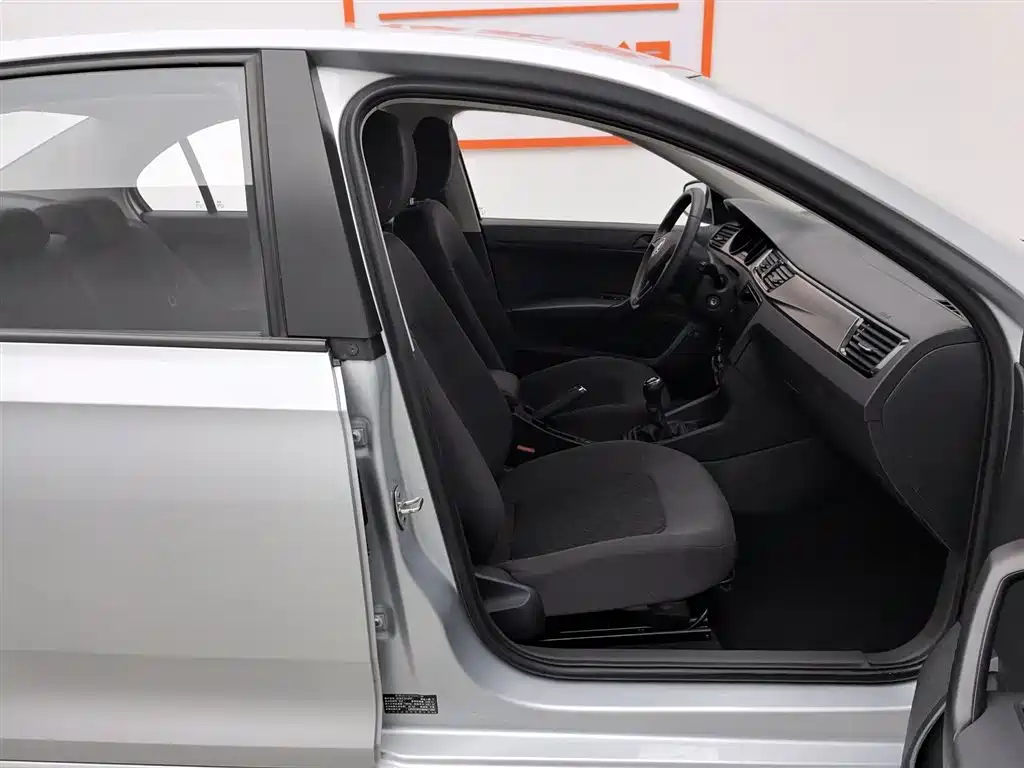 Škoda Rapid 2020 1.5L Manual Standard фото 23