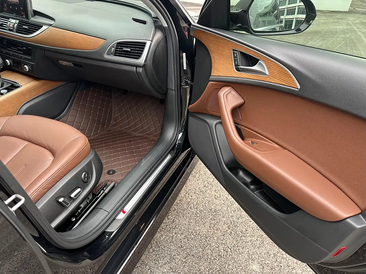 Audi A6L 2018 30th Anniversary 30 FSI Style фото 22