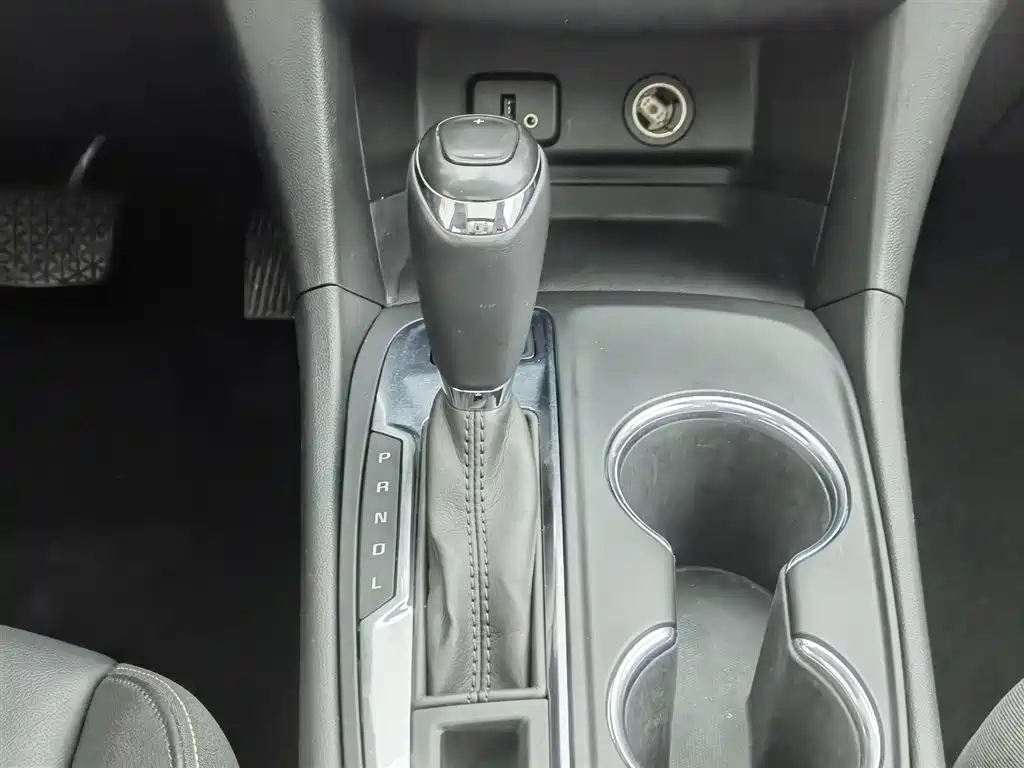 Chevrolet Equinox 2018 RS 550T Automatic 4WD Pioneer Edition фото 13