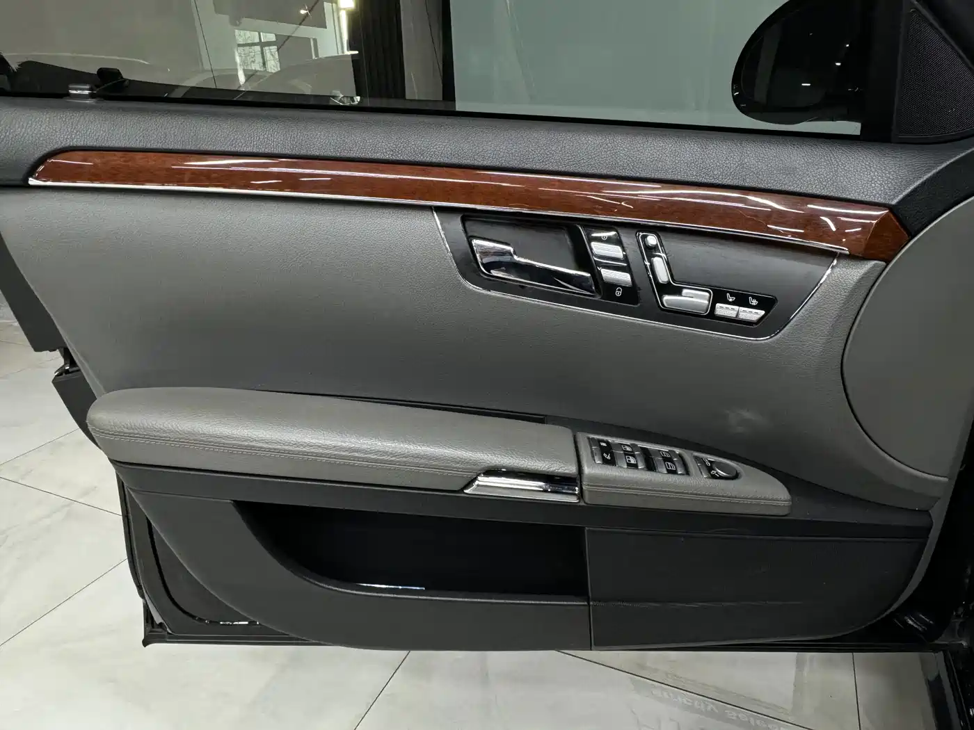 Mercedes-Benz S-Class 2006
