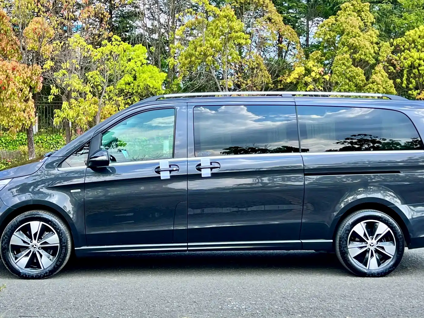 Mercedes-Benz V-Class 2020 Model V 260 L Long Wheelbase Luxury фото 12