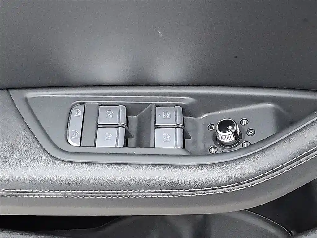 Audi A4L 2024 40 TFSI Luxury Dynamic фото 9