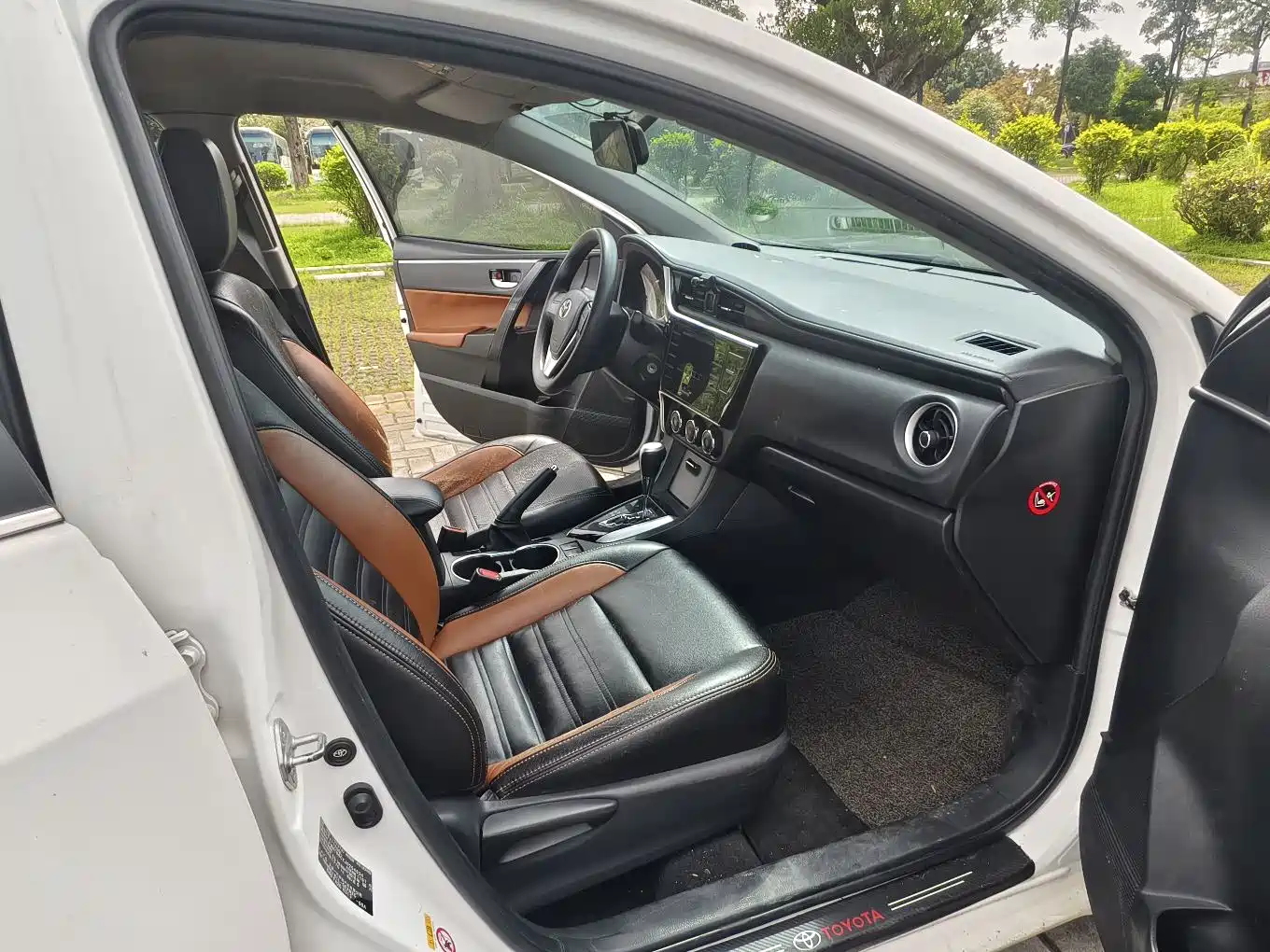 Toyota Corolla 2017 Facelift 1.2T S-CVT GL фото 11