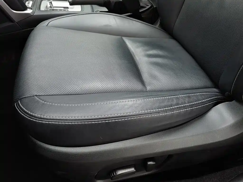 Subaru Forester 2016 2.0i Luxury Navigation Edition фото 20