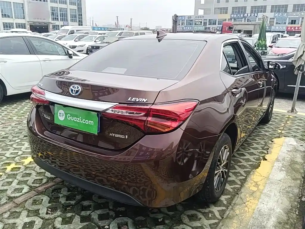 Toyota Levin 2016 Hybrid 1.8H GS E-CVT Elite Sunroof фото 7