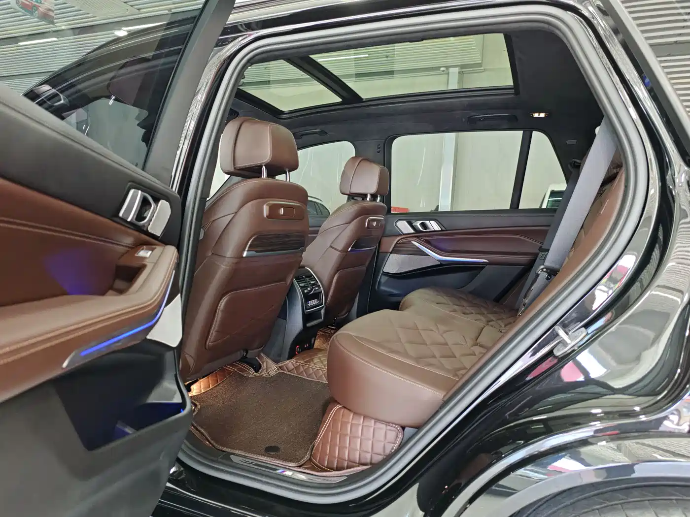 BMW X5 2023 xDrive 40Li M Sport Black Night Package фото 10