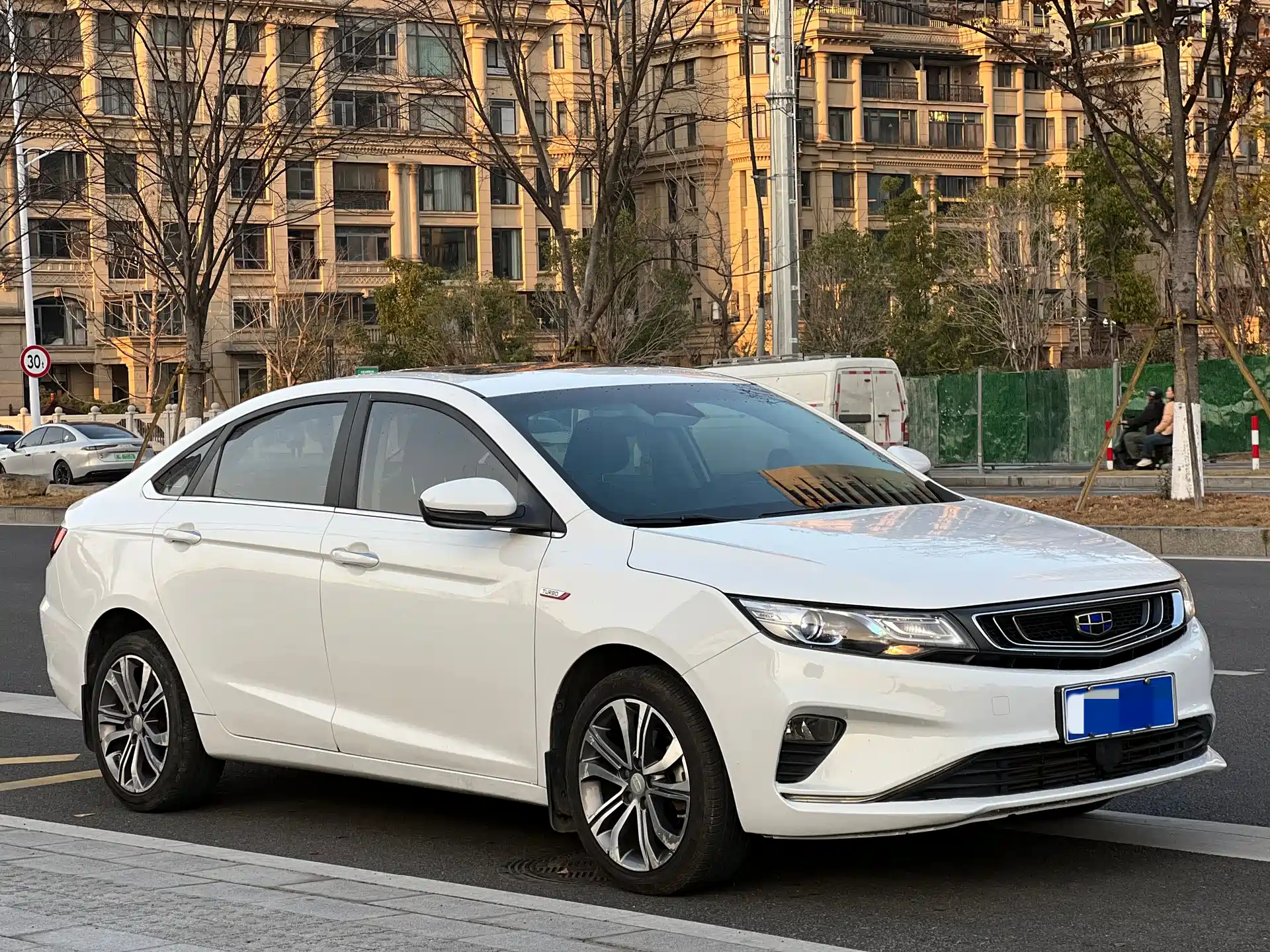 Фото 3 - Geely Emgrand GL