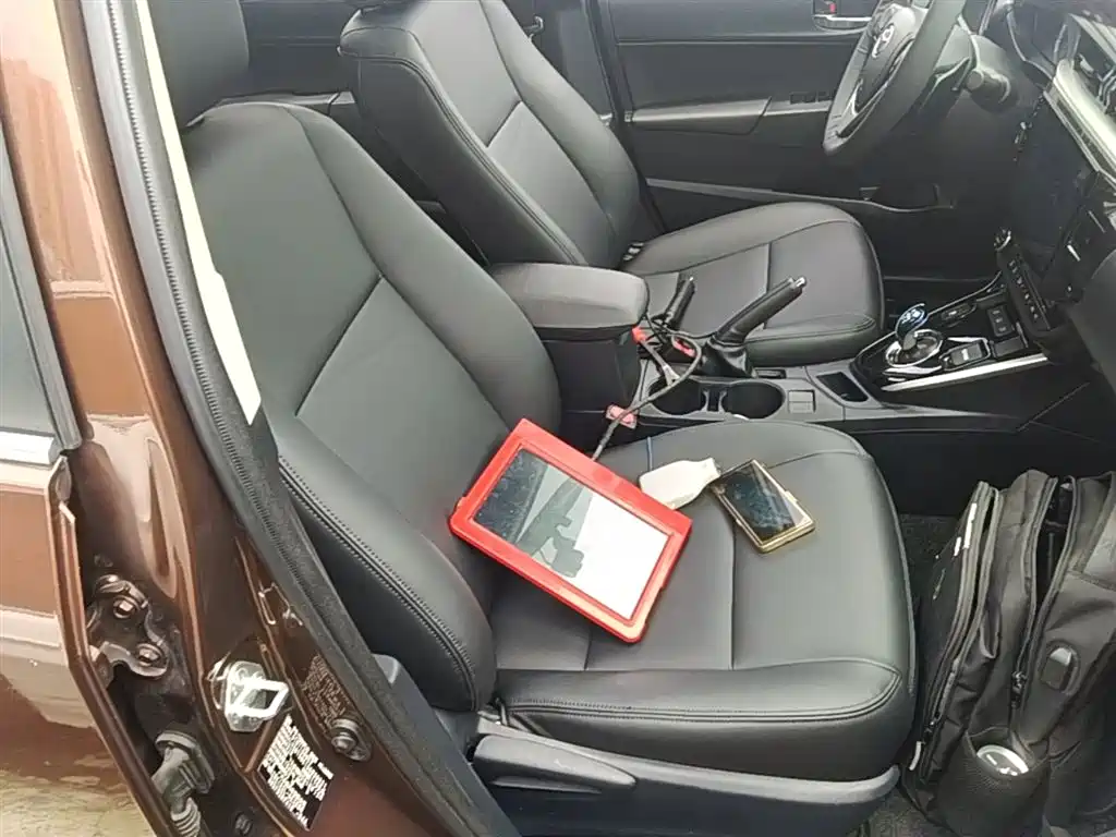 Toyota Levin 2016 Hybrid 1.8H GS E-CVT Elite Sunroof фото 25