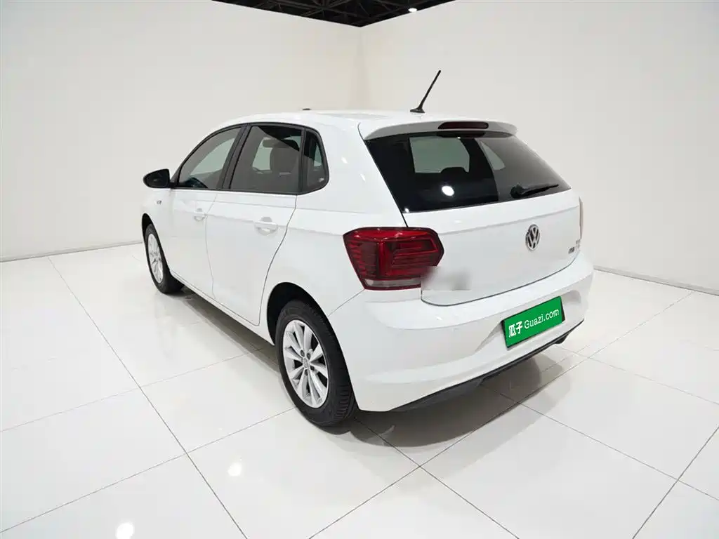 Volkswagen Polo 2019 Plus 1.5L Automatic Colorful Tech Edition фото 5