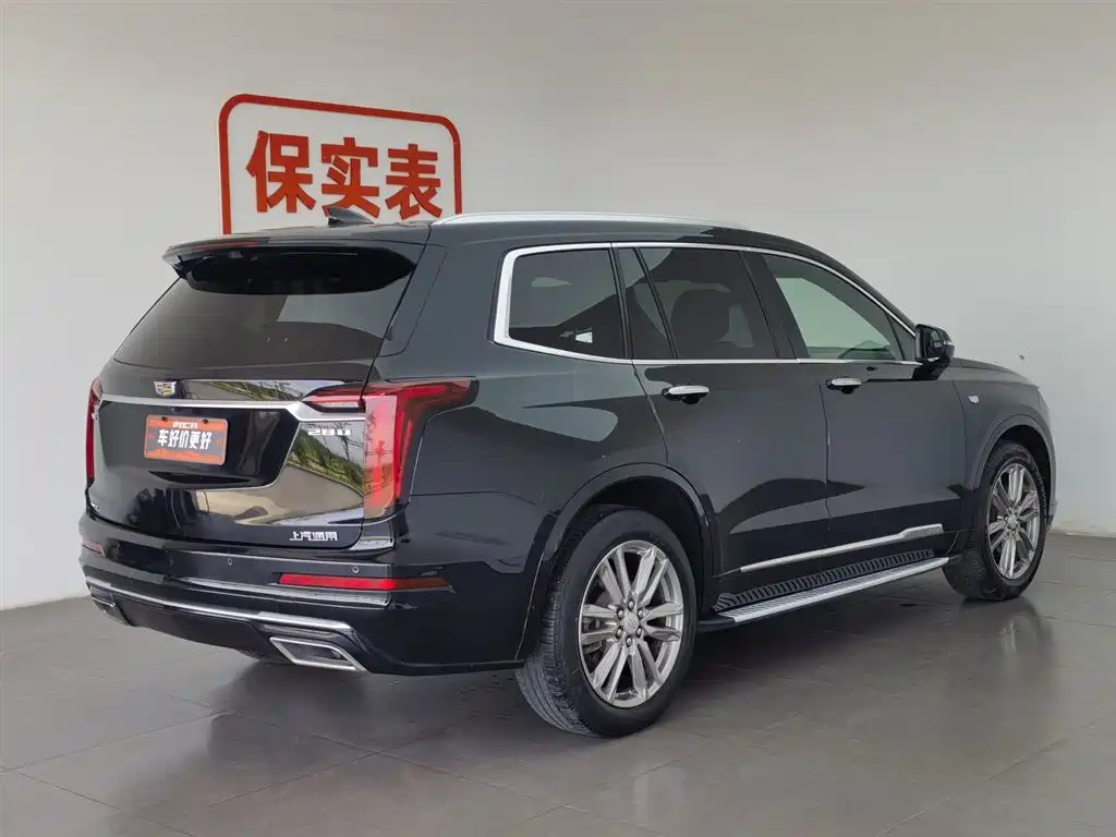 CADILLAC XT6