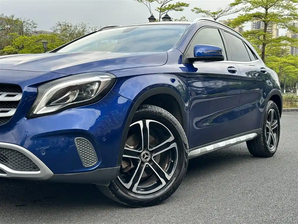Mercedes-Benz GLA 2018 GLA 200 Fashion фото 12