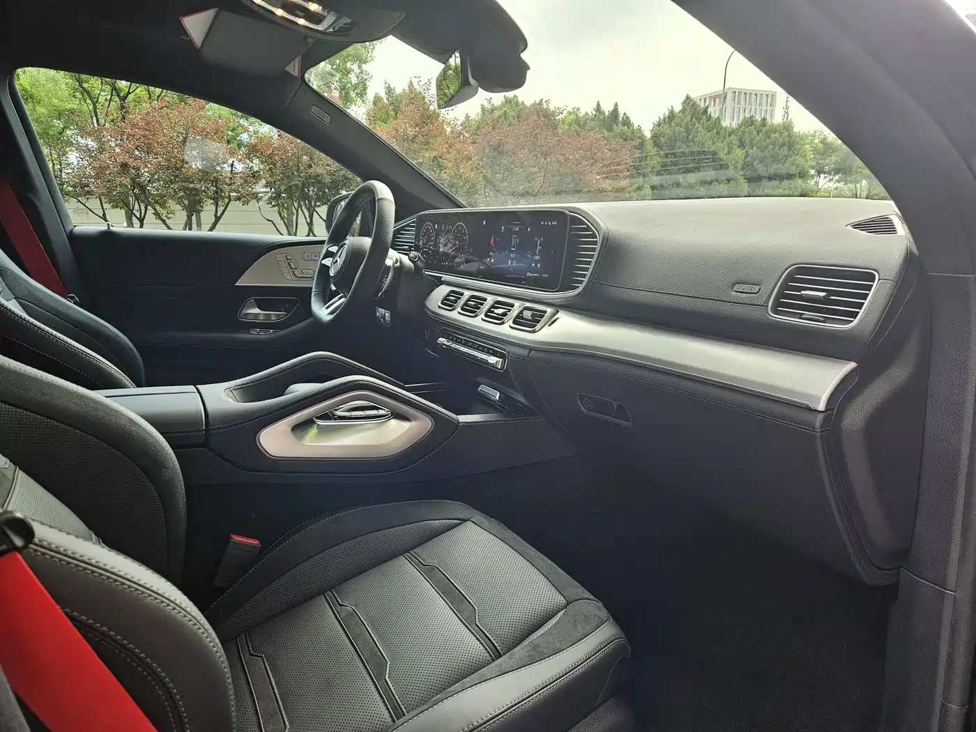 Mercedes-Benz GLE Coupe AMG 2024 AMG GLE 53 4MATIC+ Coupe SUV фото 9