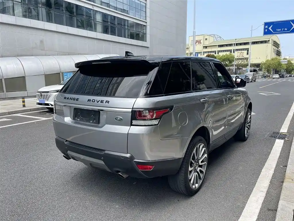 Land Rover Range Rover Sport 2017 3.0 SC V6 SE фото 4