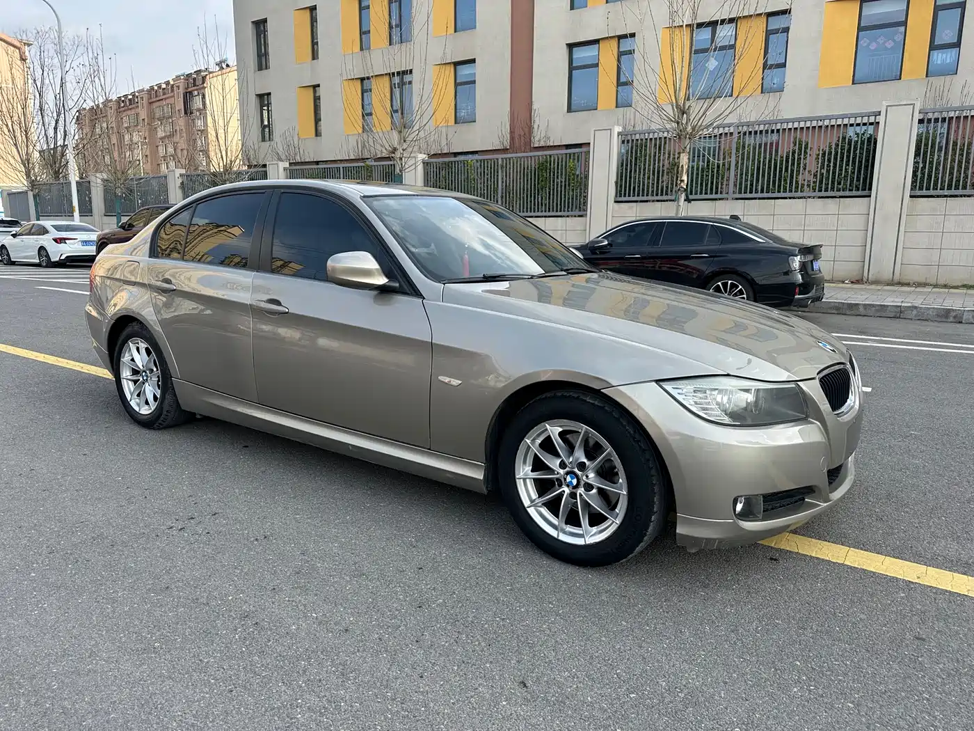 BMW 3 Series (Import) 2012 318i Leading фото 3