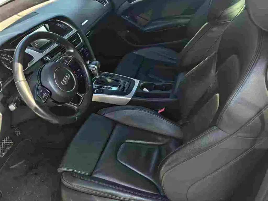 Audi A5 (Import) 2010 2.0TFSI Coupe фото 6