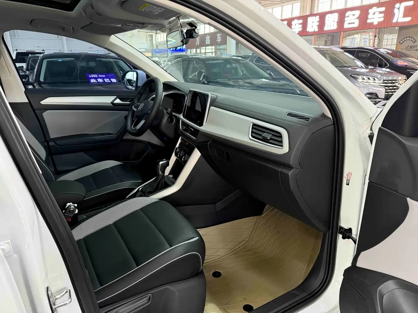 Volkswagen T-ROC 2023 280TSI DSG 2WD Time Edition фото 16