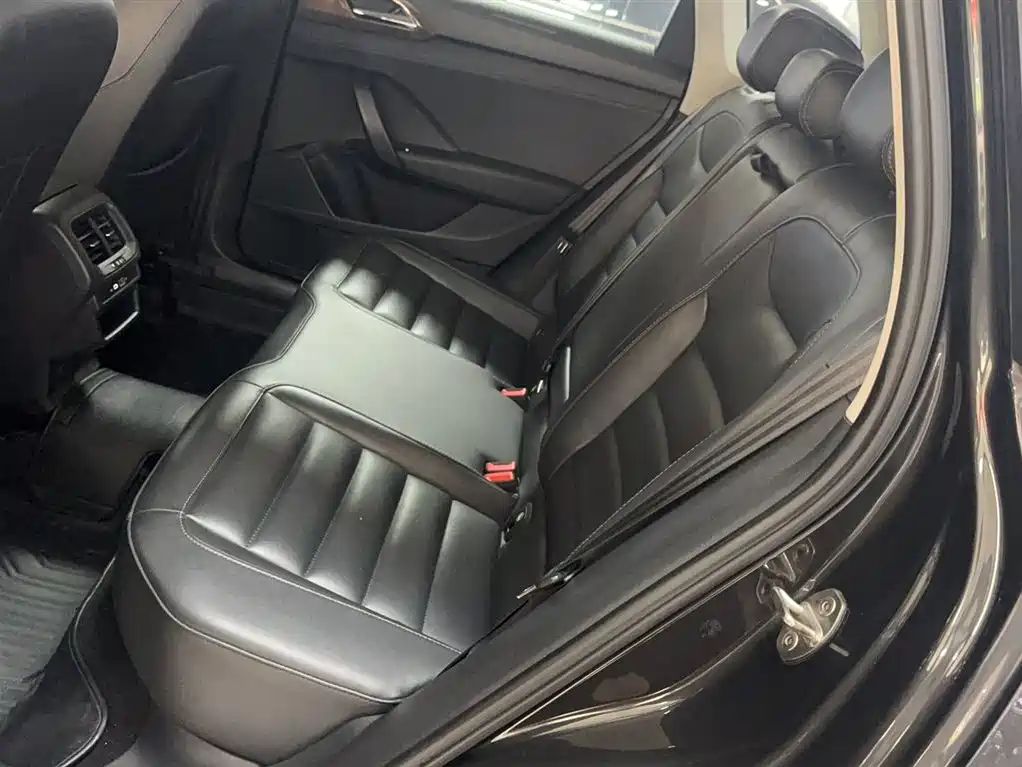 VOLKSWAGEN TUYUE