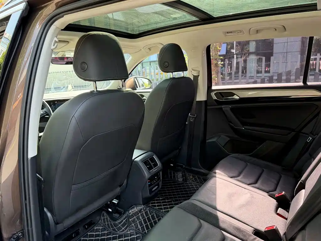 Volkswagen Tayron 2020 330TSI 2WD Luxury Smart Edition фото 9