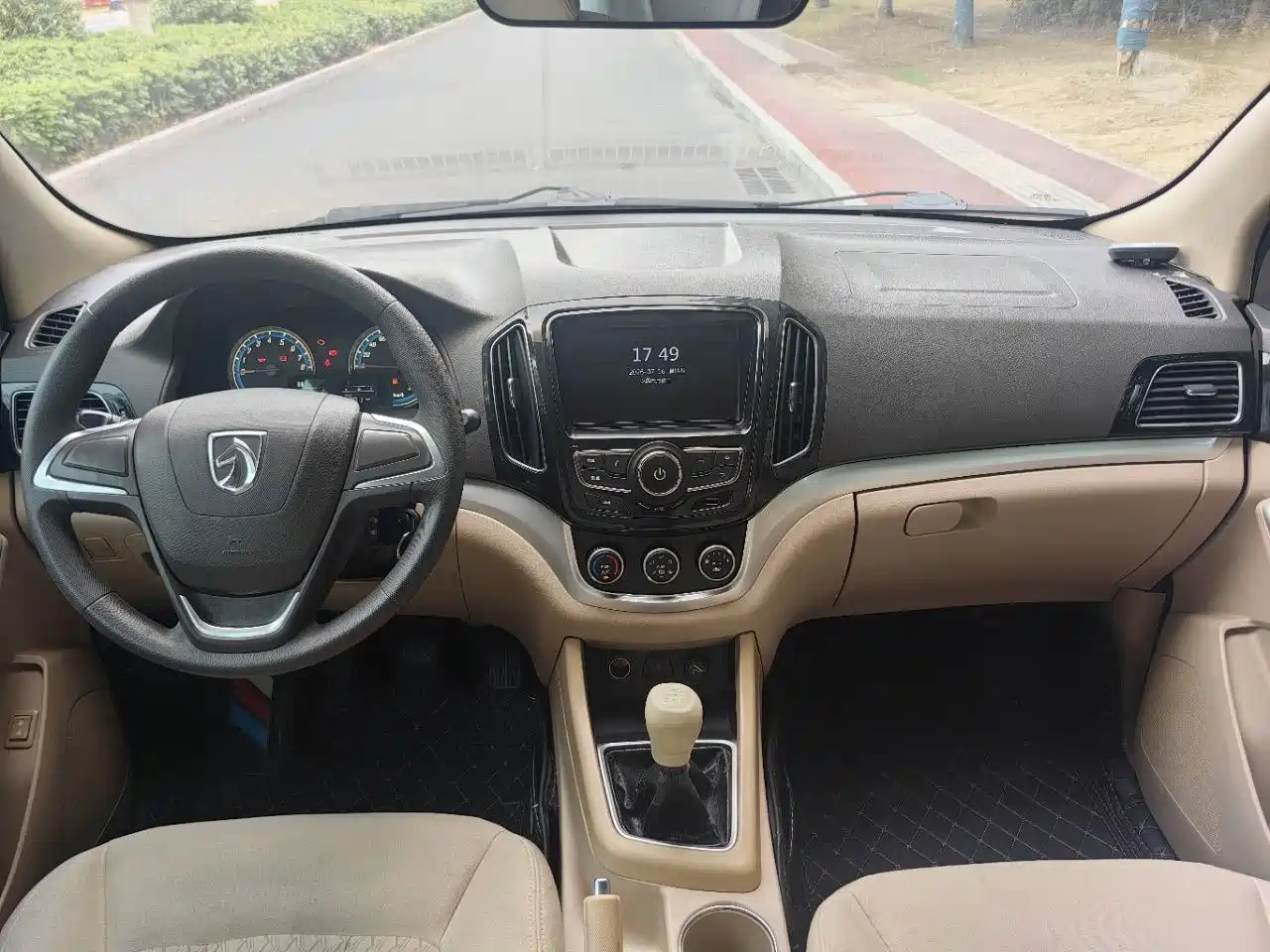 Baojun 730 2015 2014 1.5L Manual Standard 7-seater