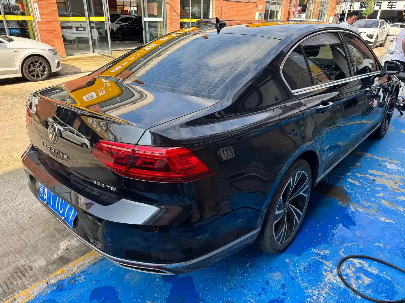 Volkswagen Magotan 2021 330TSI DSG 30th Anniversary Edition фото 4