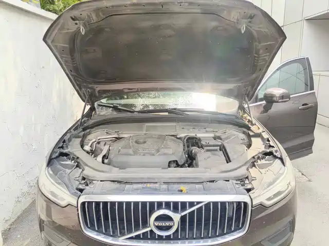 Volvo XC60 2019 T5 AWD Zhi Yi Edition China V — фото 3