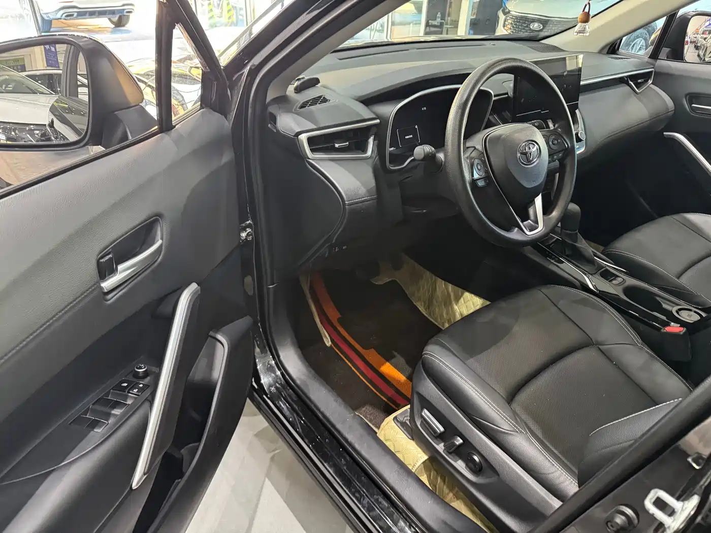 Toyota Frontlander 2023 2.0L CVT Luxury Edition фото 6