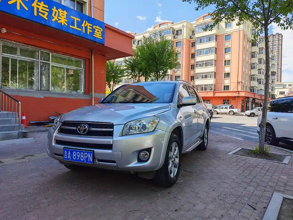 Toyota RAV4 Rongfang 2009 2.0L Manual Luxury Edition