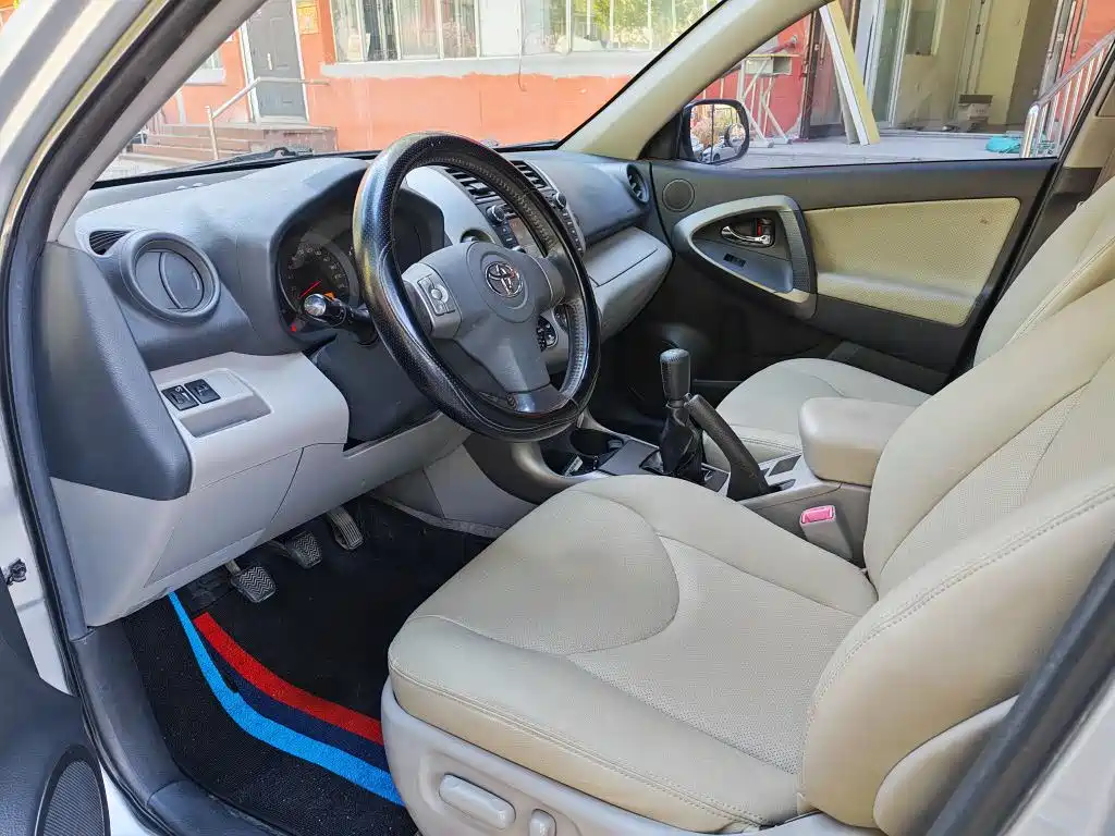 Toyota RAV4 Rongfang 2009 2.0L Manual Luxury Edition фото 8