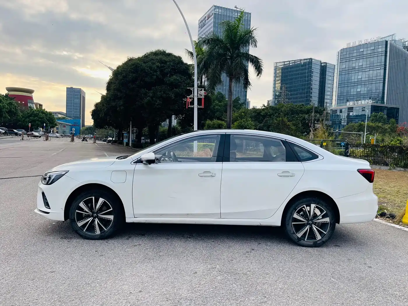 RISING AUTO FEIFAN ER6