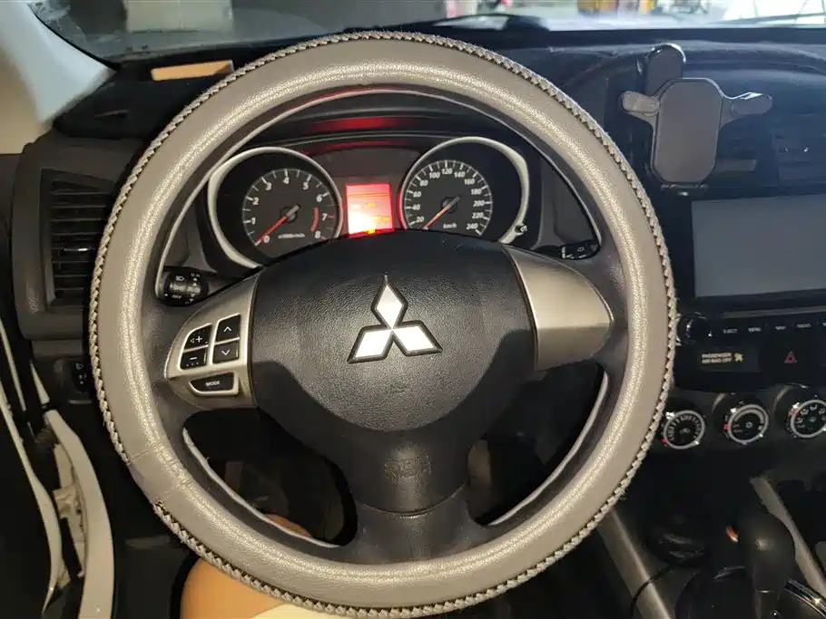Mitsubishi ASX 2013 2.0L CVT 2WD Elite фото 15