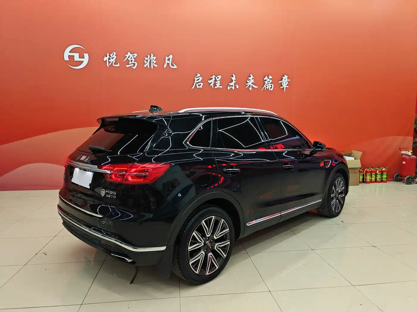 Hongqi HS5 2022 Facelift 2.0T Smart Flag Enjoyment AWD Edition фото 4
