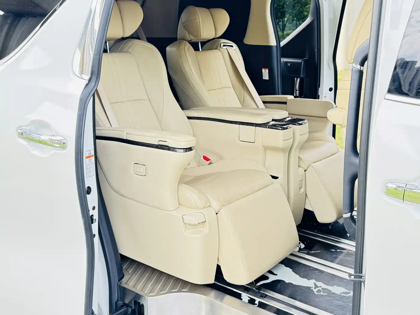Toyota Alphard 2018 Facelift 3.5L Premium Edition фото 11