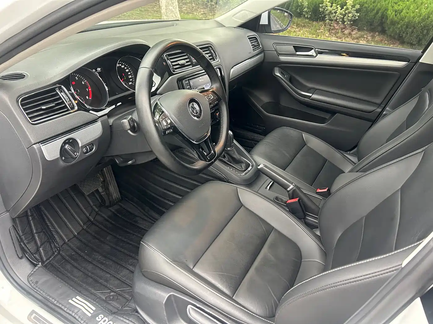 Volkswagen Sagitar 2018 280TSI DSG Spark Edition фото 9