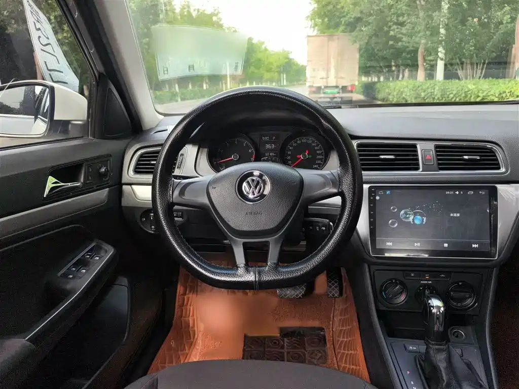 Volkswagen Lavida Tour 2017 1.6L Automatic Trend Edition фото 11