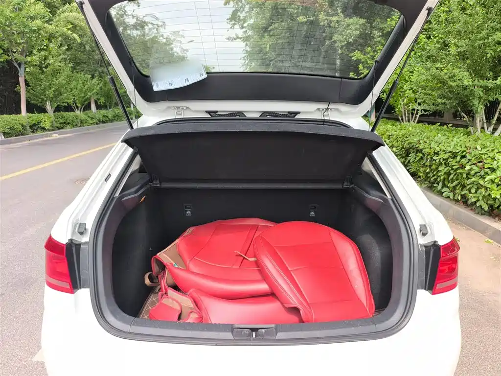 Volkswagen Lavida Tour 2017 1.6L Automatic Trend Edition фото 21