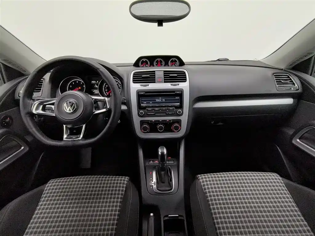 Volkswagen Scirocco 2015 1.4TSI Trend Edition фото 5