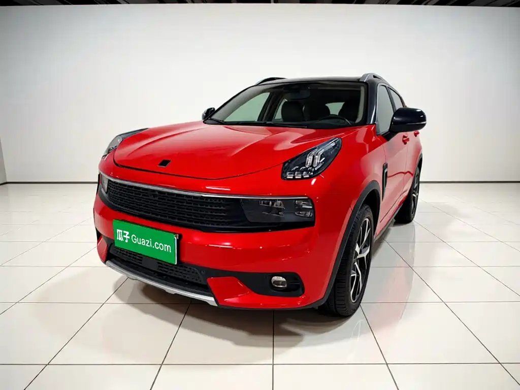 صورة 2 - Lynk & Co 01
