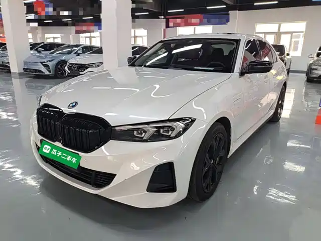 BMW i3 eDrive 35 L
