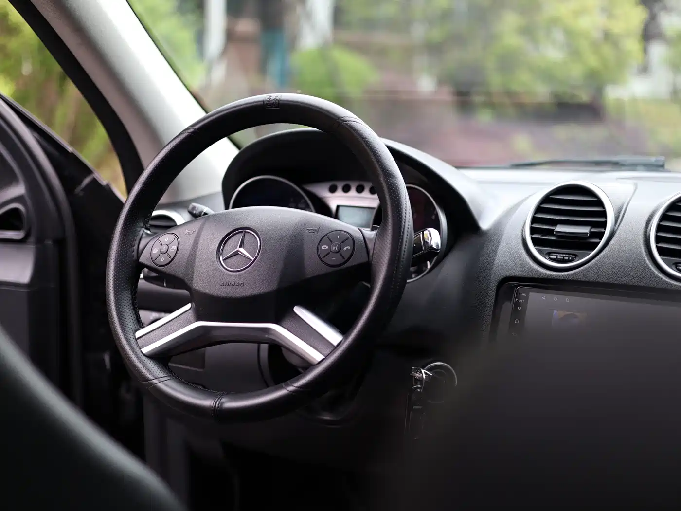 Mercedes-Benz M-Class 2010 ML 300 4MATIC фото 16