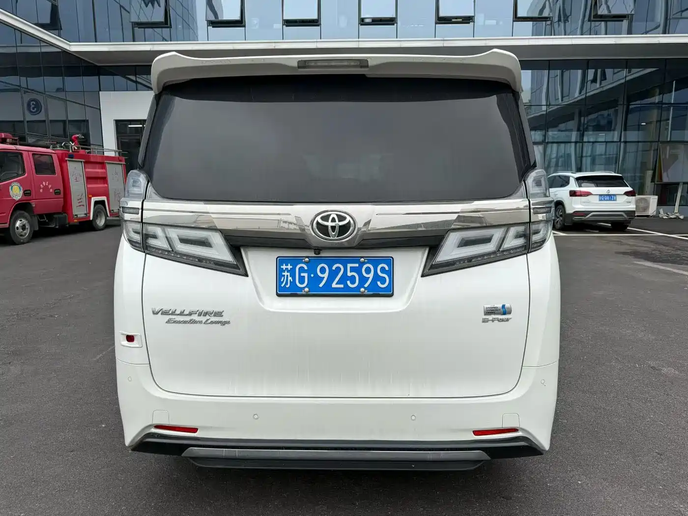 Toyota Vellfire 2019 Hybrid 2.5L HV Premium Edition фото 5