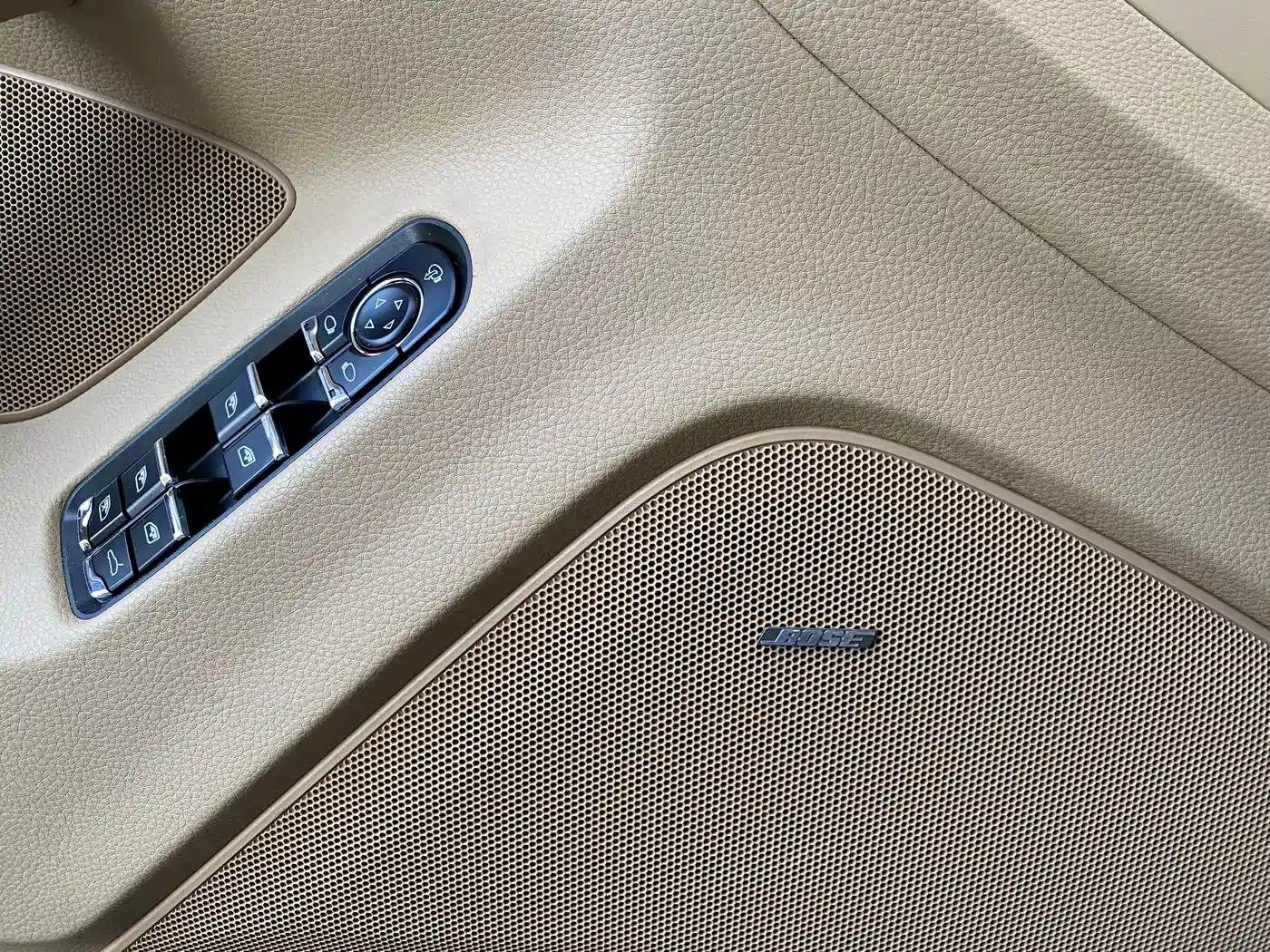 Porsche Panamera 2013 Panamera 4 Platinum Edition 3.6L фото 22
