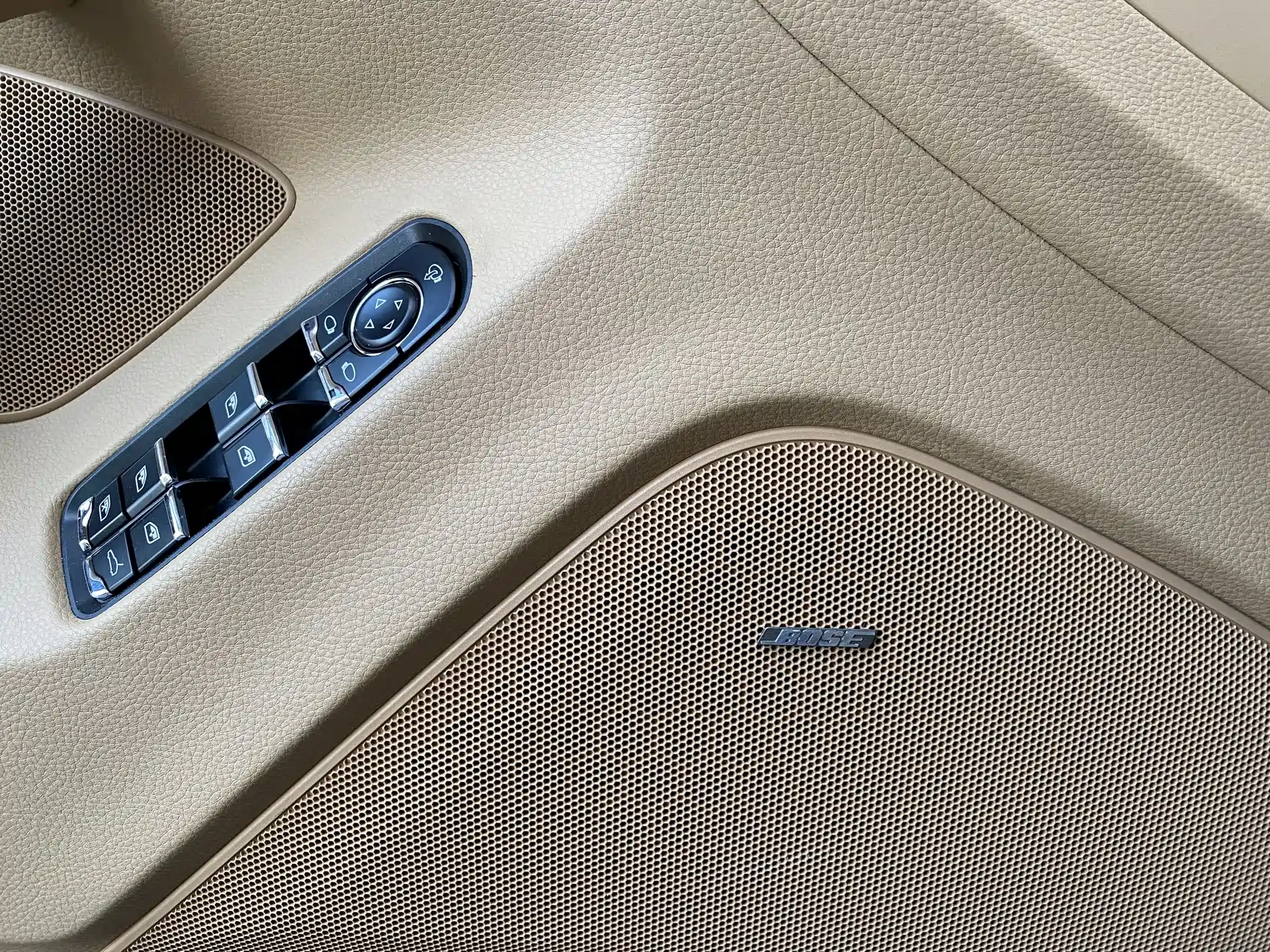 Photo 22 - Porsche Panamera