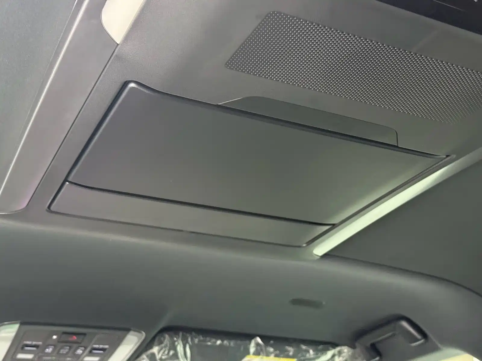 Photo 12 - Toyota Vellfire
