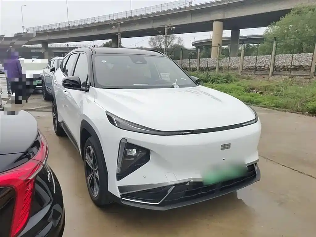 Geely Galaxy Galaxy L7 2025 EM-i 115km Explorer+ Edition фото 4