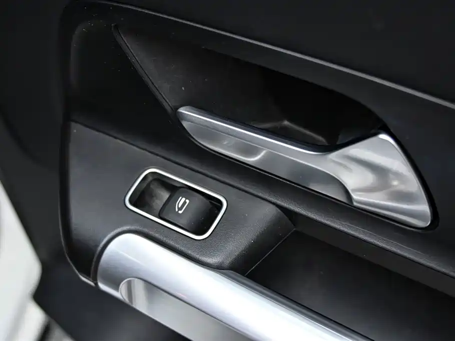 Mercedes-Benz GLB 2022 Facelift II GLB 200 Style фото 24