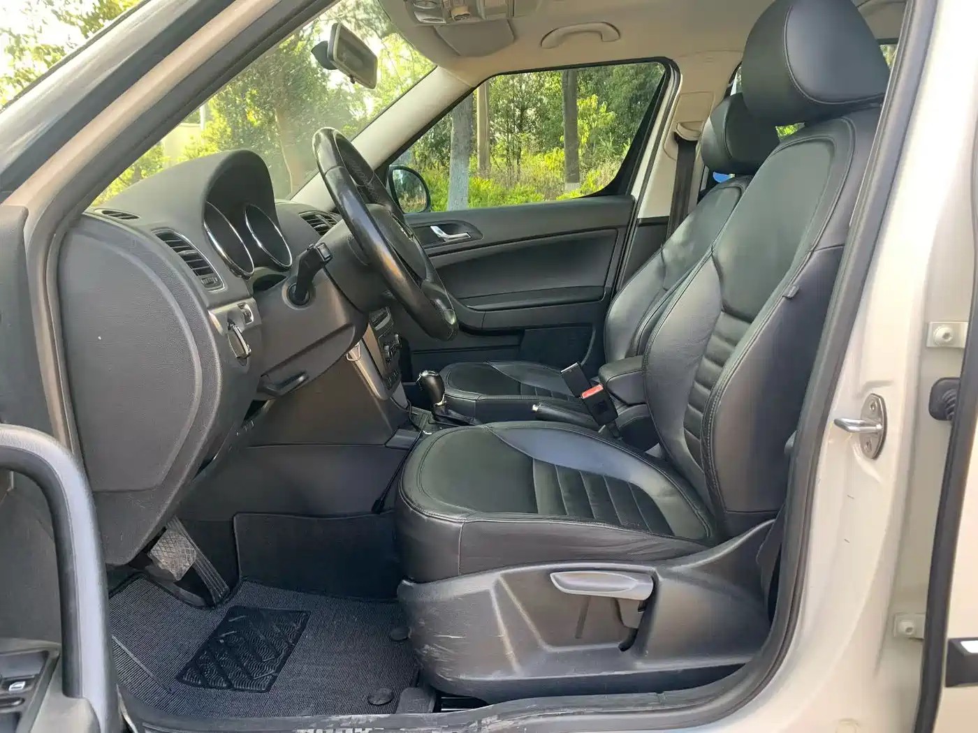 Škoda Yeti 2014 1.8TSI DSG Polar Edition фото 4