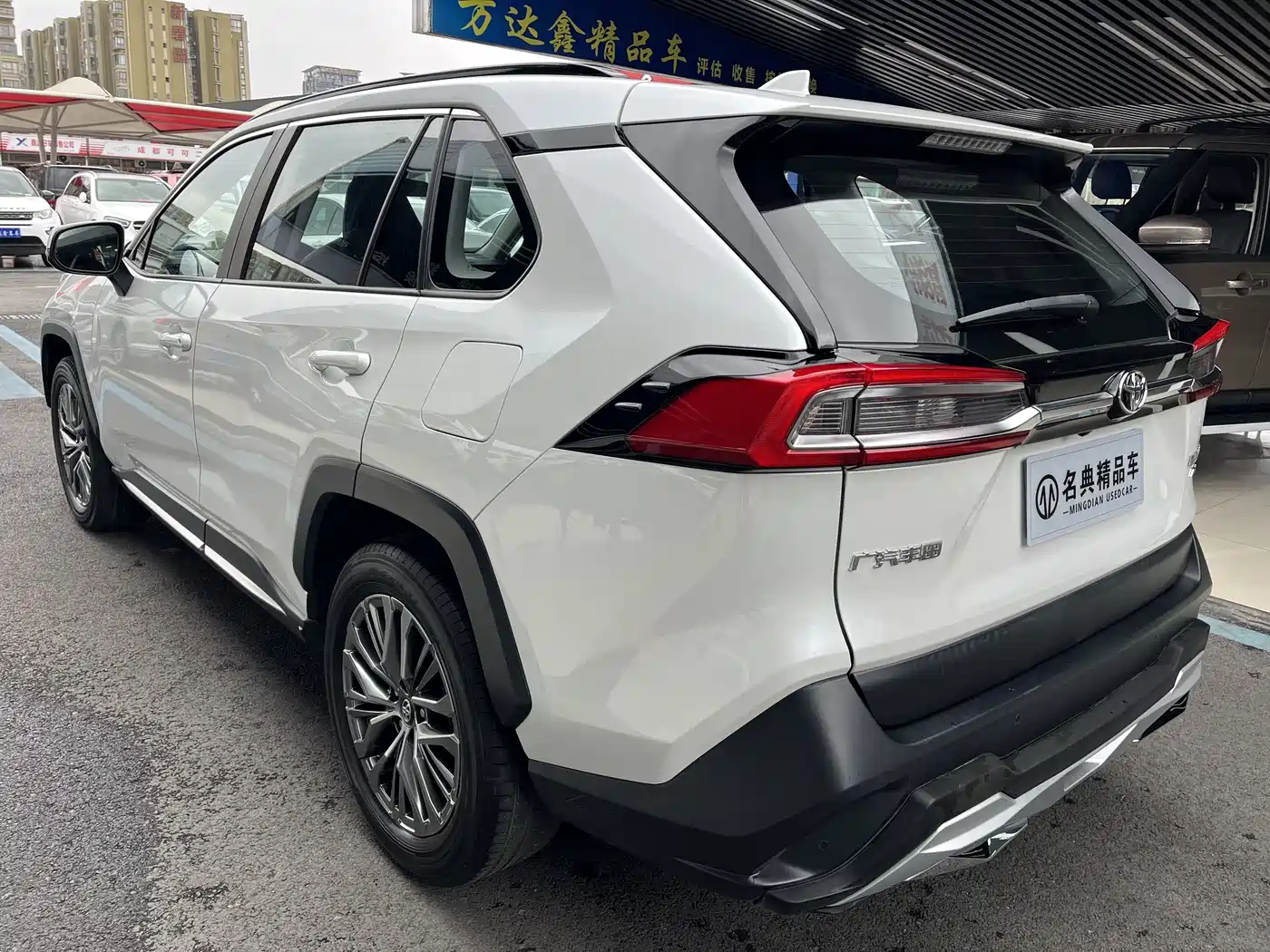 Toyota Wildlander 2023 2.0L CVT AWD Luxury PLUS фото 17