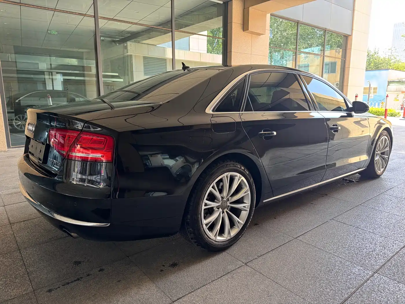 Audi A8 2011 A8L 3.0 TFSI quattro Luxury (213kW) фото 4
